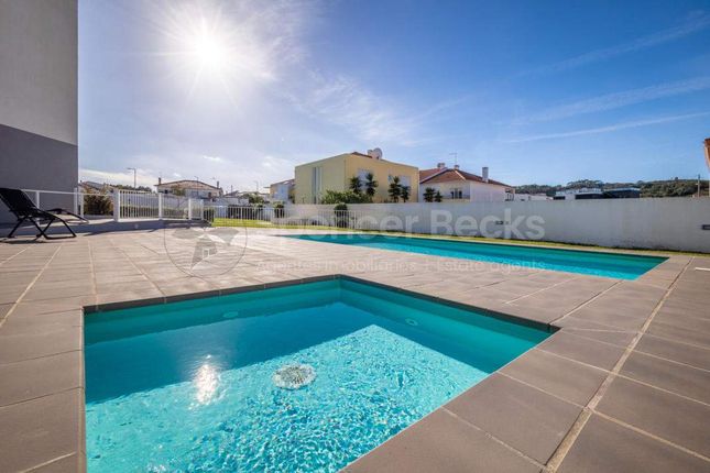 Town house for sale in Salir Do Porto, Leiria, Portugal