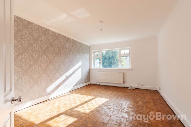 39 Rookwood Close, Cardiff photo 3