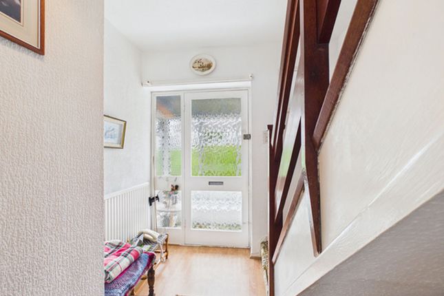 No 31 Brynteg, Pentremeurig Road, Carmarthen photo 2