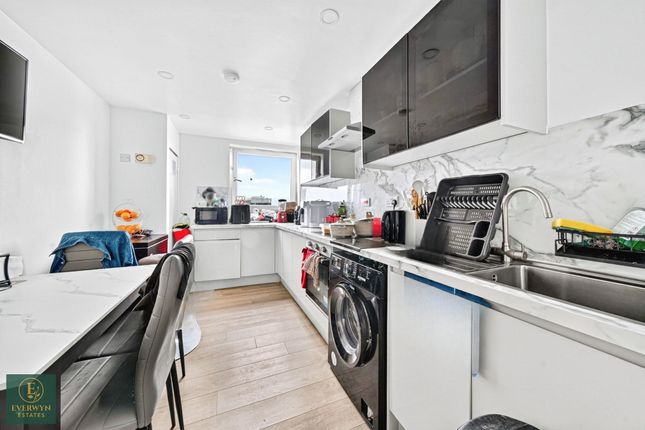 Flat 86, London photo 2