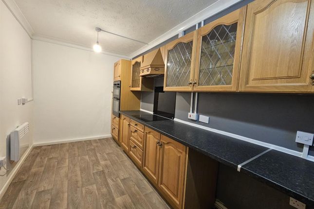 63, Gordon Crescent, Brierley Hill photo 5