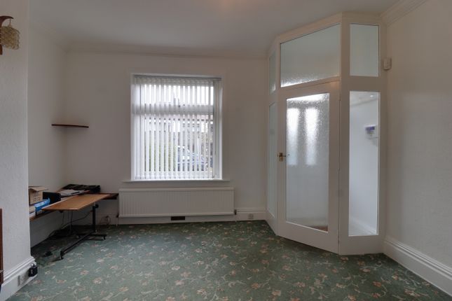 7, Strines Street, Todmorden photo 4
