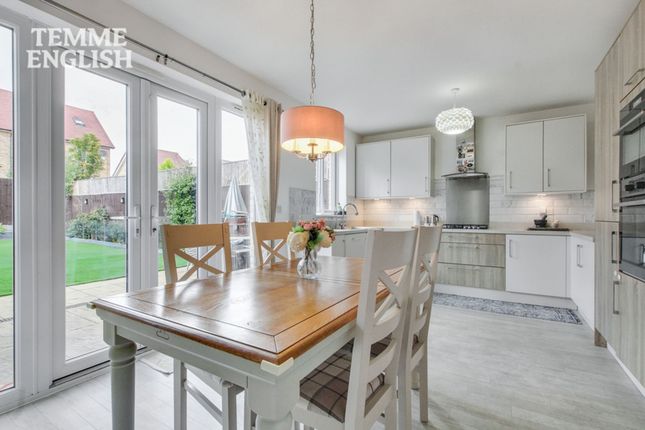 4 French Close, Basildon photo 2