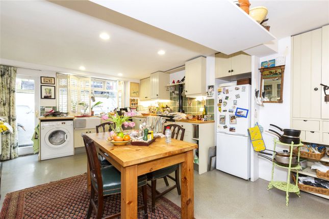 End terrace house for sale in Thornhill Road, London