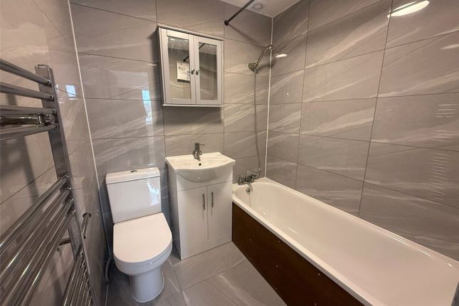 Flat 3, Sutton Lane, Slough photo 5