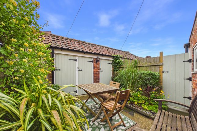 16 Northside, Patrington, East Riding of Yorkshire photo 4