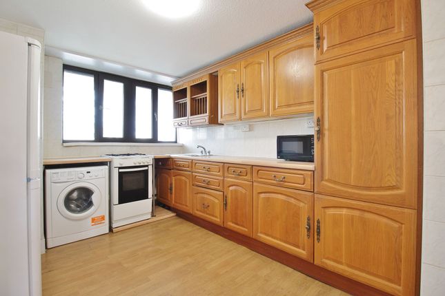 16 Mogden Lane, Isleworth photo 3