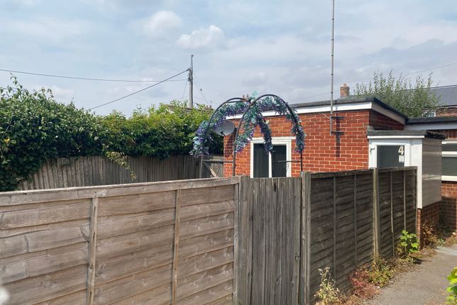 Flat 4, Oakfield Lodge, Park Road, Fordingbridge, Hampshire, SP6, Fordingbridge photo 3