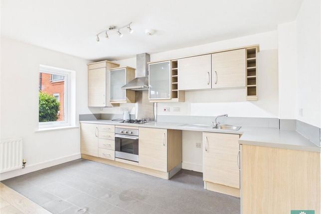 Apartment 4, Waverley Street, Oldham photo 2