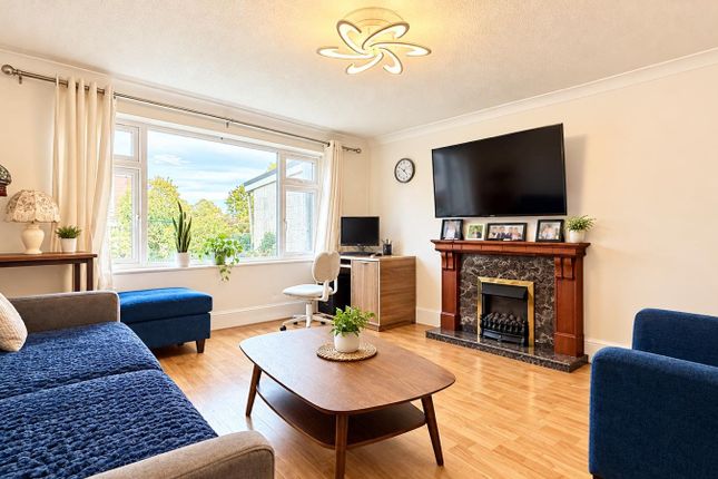 13, Appledore, Bracknell photo 2