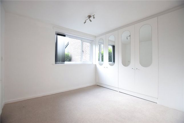 19, Adel Wood Grove, West Yorkshire photo 4
