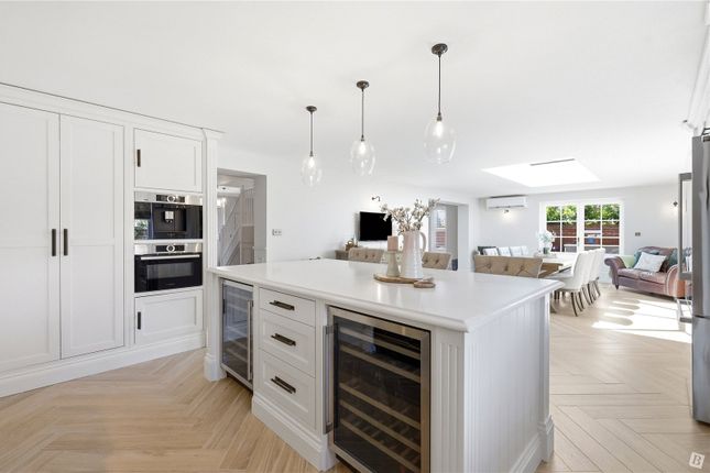 2, Standen Avenue, Chelmsford photo 2