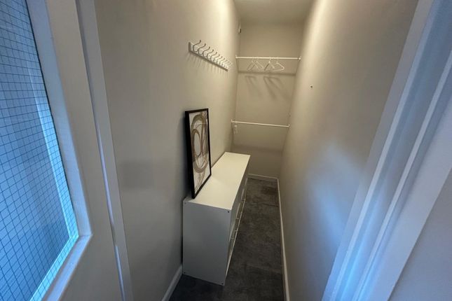 Room 5, DROITWICH photo 2