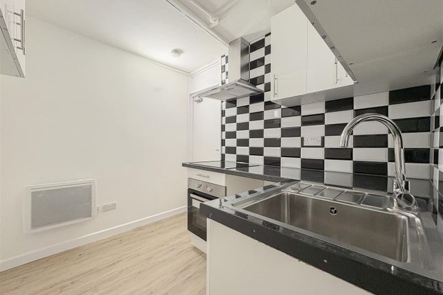 Basement Flat 68, Malvern Way, Hastings photo 4