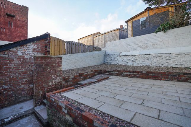 Room 2, 136 Loxley Road, Sheffield photo 4