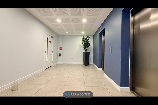 Flat, Bessemer Place, London photo 2