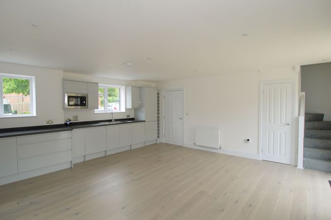 1F Little Wood, Sevenoaks photo 3