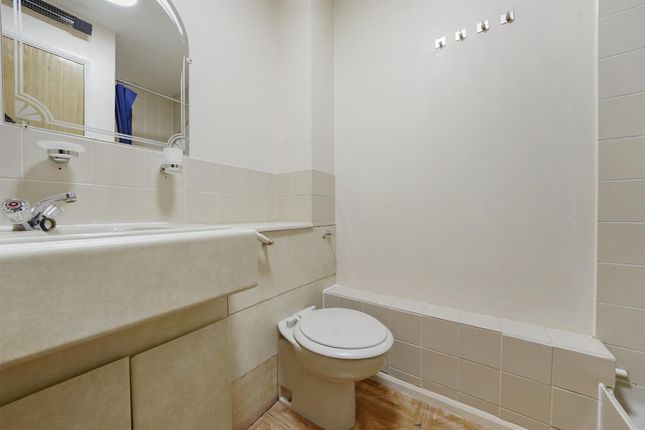 Flat for sale in Goodwin Close, Surrey Quays