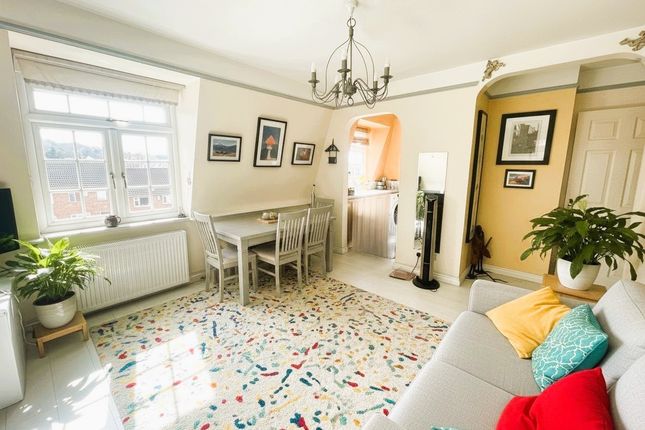 1-bed flat on Flat 27, London, £290,000