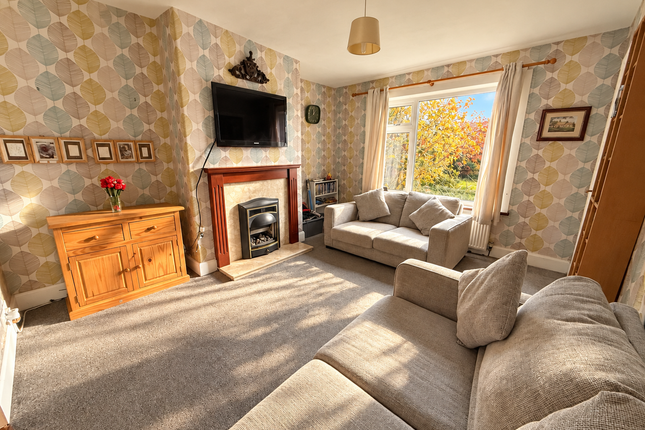 4 Rutland Avenue, Lancaster photo 2