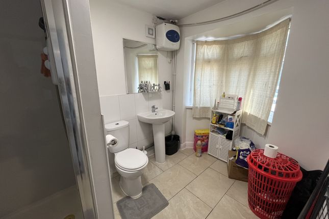 Copy Room 3, 385, Lady Margaret Road, Southall photo 4