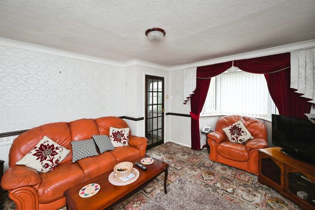 21, The Peak, Shirebrook photo 2