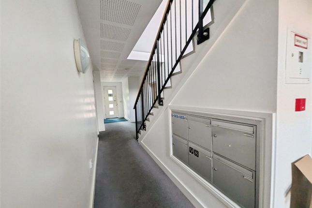 92, Lowbridge Walk, West Midlands photo 3