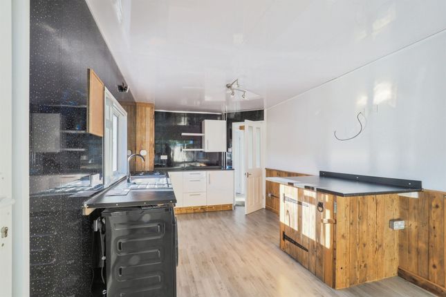 11, Cedar Avenue, Scunthorpe photo 3