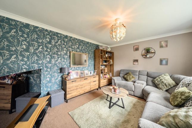 17, Flecker Close, Stanmore photo 2