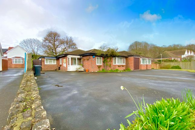 Thumbnail Bungalow to rent in Sutton Road, Maidstone