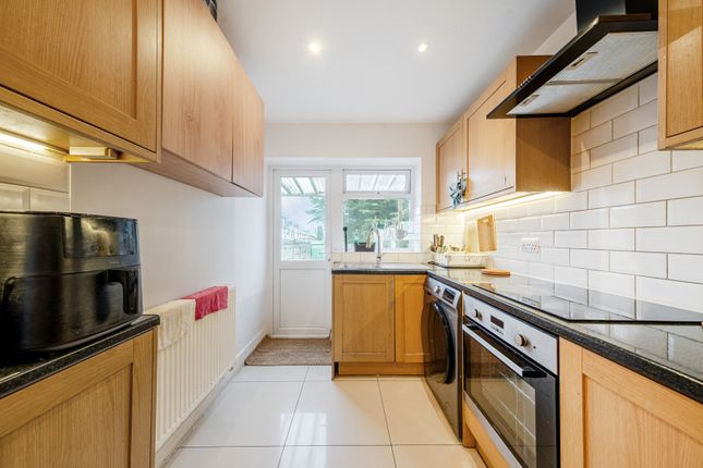 61, Myrtledene Road, Abbey Wood photo 3