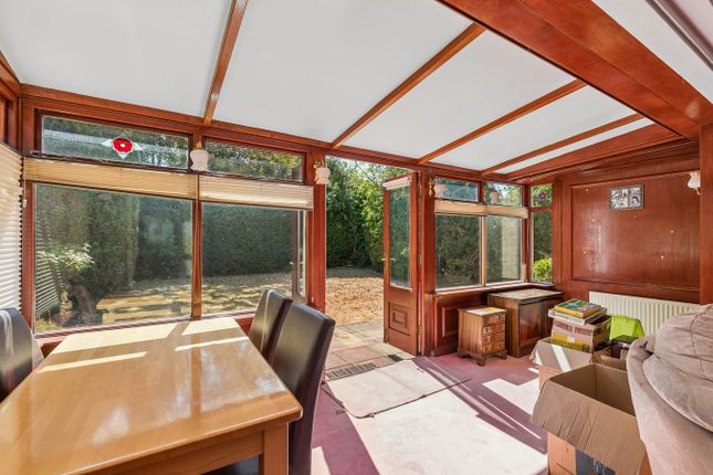 4, Wren Crescent, Bushey Heath photo 4