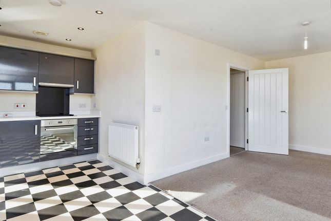 Flat for sale in Garston Mead, Frome