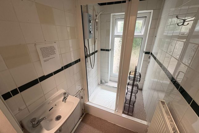 Room 2, 29, Castle Road, Portsmouth, Southsea photo 5