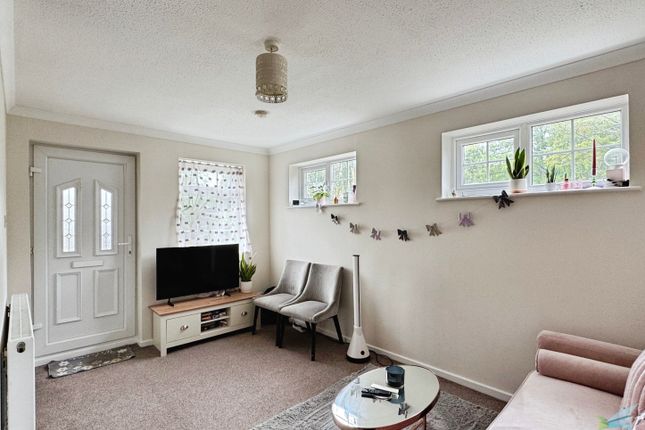 93, Manorfield, Ashford photo 5