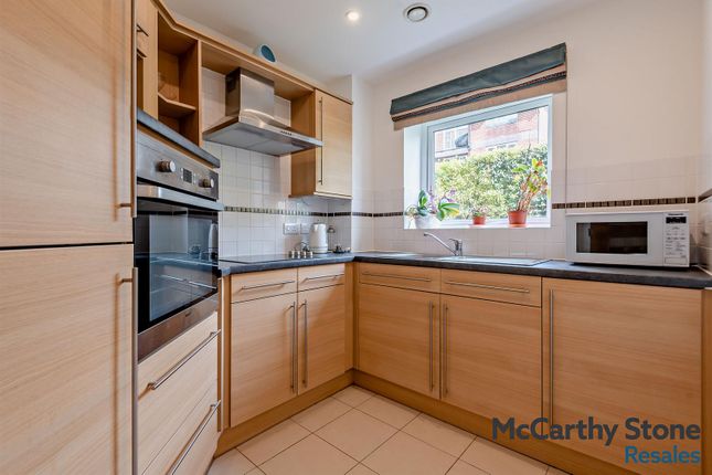 2 Victory Court, Beaconsfield Road, Waterlooville photo 2