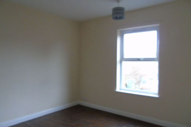 190 Chatsworth Road, Chesterfield photo 2