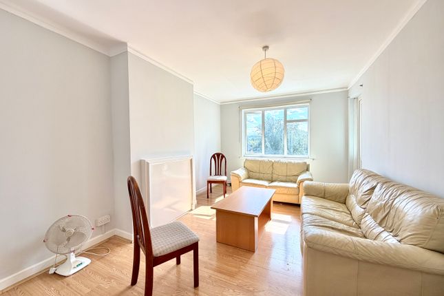36, Market Place, Falloden Way, London photo 5