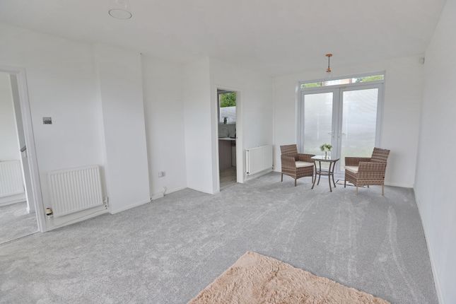 1a Roch Crescent, Manchester photo 3