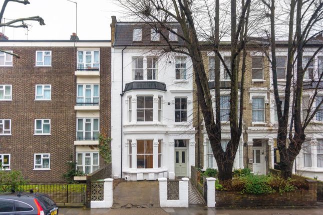 Thumbnail Flat to rent in Hammersmith Grove, Shepherd's Bush, London
