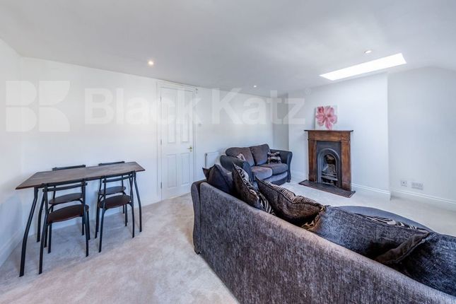 Mildmay Grove South, London photo 2