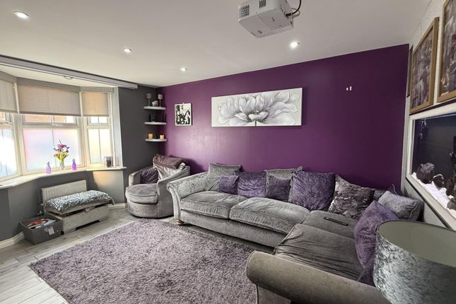 30, Dairy Crest Drive, Newport photo 2