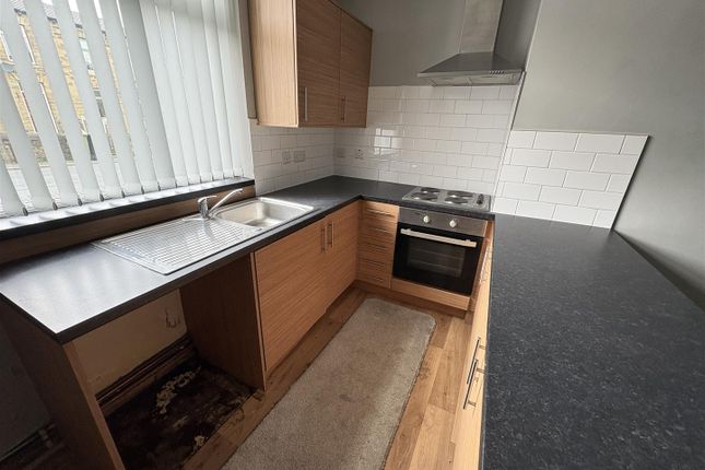 153, Halifax Road, Liversedge photo 3