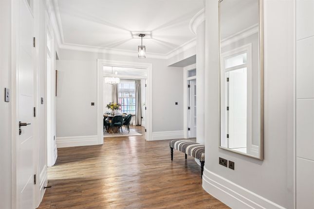 Flat to rent in Flat 4, 35-37 Grosvenor Square, London