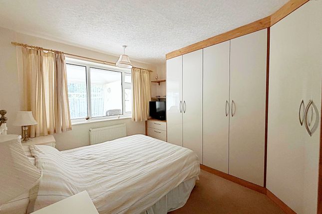 37, Offa Drive, Kenilworth photo 4