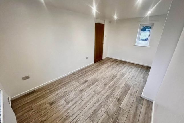 8, Litton Walk, Barnsley photo 5