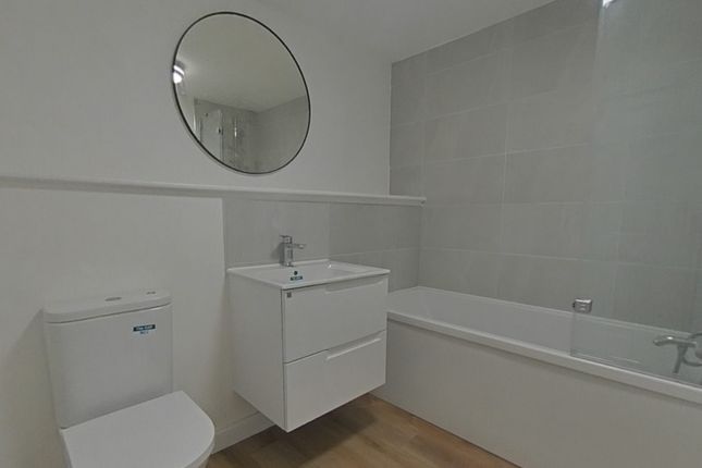 Flat 2,  4, Mill Road, Southampton photo 5