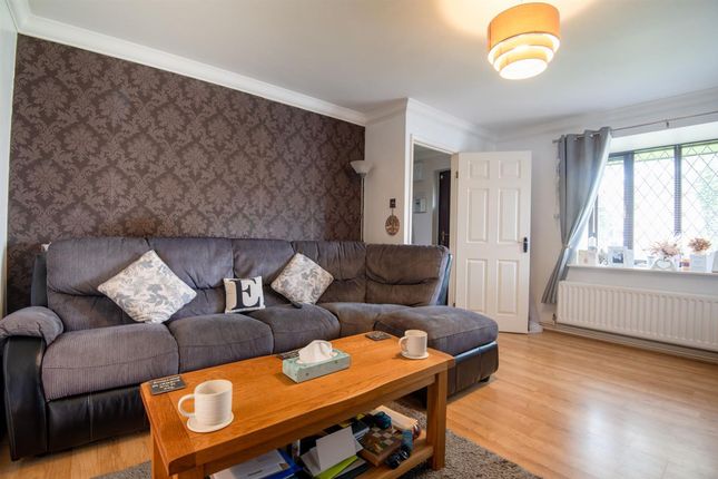 32 Weldon Close, Wellingborough photo 4