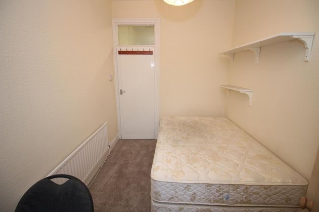 Flat to rent in Simonside Terrace, Heaton, Newcastle Upon Tyne