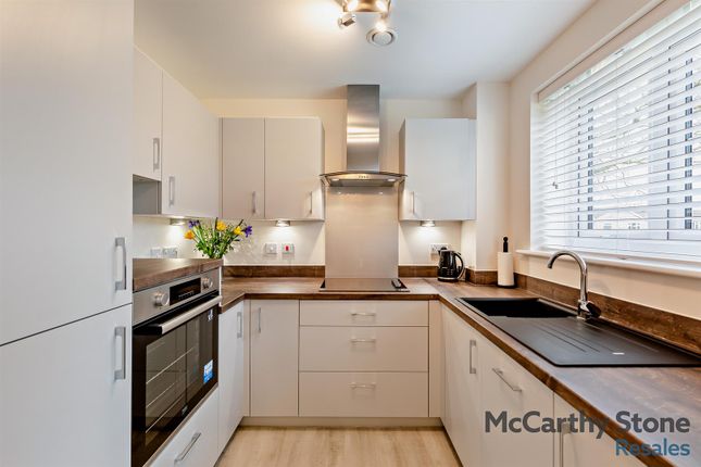 18 Symonds Grange, Hooton Road, Neston photo 2